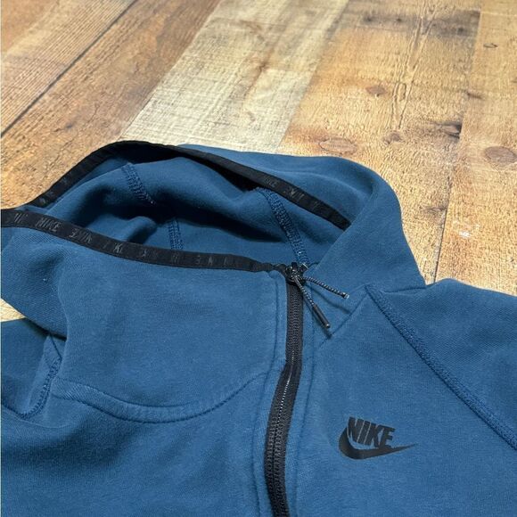 Nike Tech Butterfly Women's Hoodie Size Medium  (617358-483) Teal Blue Green - Picture 13 of 16